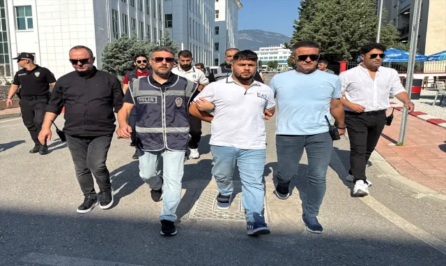 GÜNCELEME - Denizli'de restorana düzenlenen silahlı saldırıya ilişkin 4 şüpheli tutuklandı