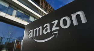 İsrail'e yapay zeka desteği sağlamakla suçlanan Amazon yöneticisinin sunumu protesto edildi