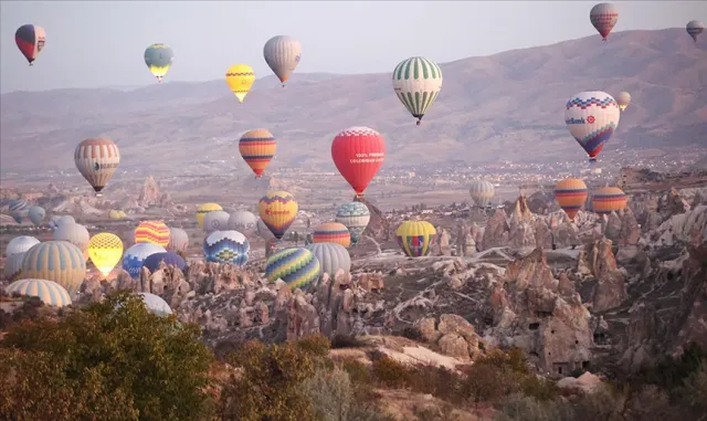 Kapadokya'da balon manzarası, kahvaltıyı turizm ürününe dönüştürdü
