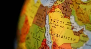 Kızıldeniz’de Suudi Arabistan’a ait gemi hedef alındı 