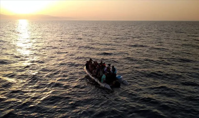 Libya'nın başkenti Trablus açıklarında 28 düzensiz göçmen kurtarıldı
