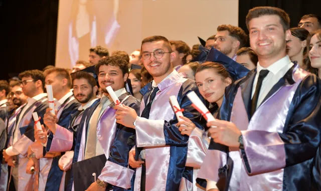 MSKÜ Tıp Fakültesinden 187 öğrenci mezun oldu