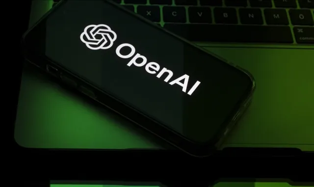OpenAI CEO'su Altman, dünyada yapay zeka otoriterliği oluşmasından korktuğunu söyledi