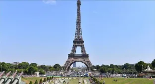 Paris'in yeşil akciğeri Fontainebleau Ormanı için yaklaşık 400 bin avro yardım toplandı