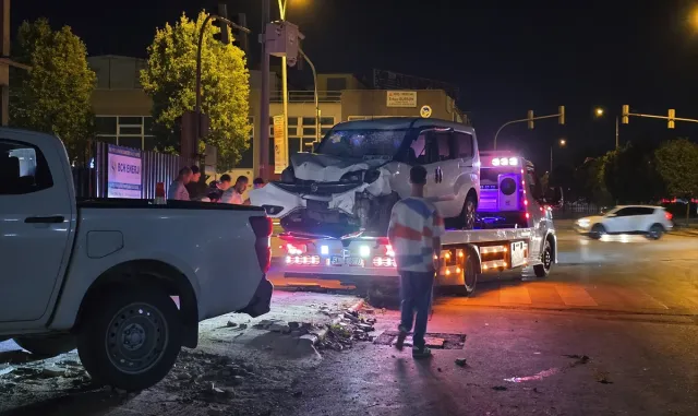 Yalova'da 2 motosikletin karıştığı kazada karı koca öldü, 1 çocuk yaralandı