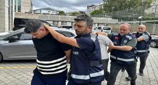 Samsun'da 1 kişinin öldüğü silahlı kavgayla ilgili gözaltına alınan zanlılardan 1'i tutuklandı (GÜNCELLEME)