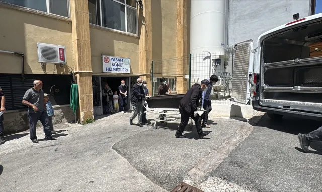 Sivas'ta KKKA hastalığı şüphesiyle tedavi gören kadın hayatını kaybetti