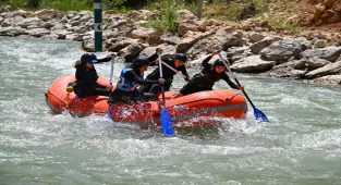 Türkiye Rafting Şampiyonası'nın üçüncü ayağı Van'da başladı
