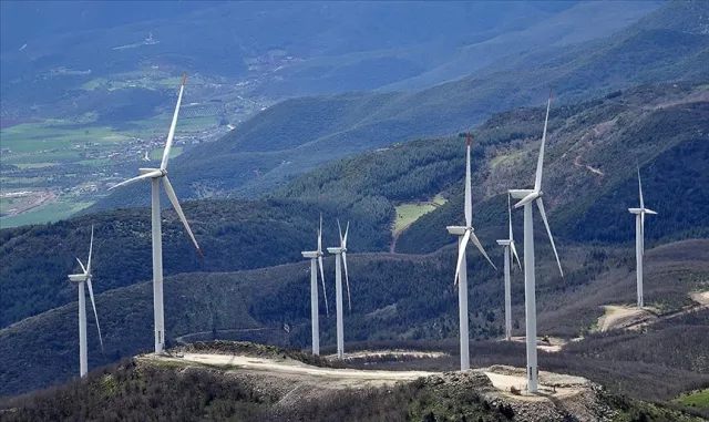 Yenilenebilir enerji 2024'te küresel elektrik üretiminin yüzde 31,7'sini karşıladı