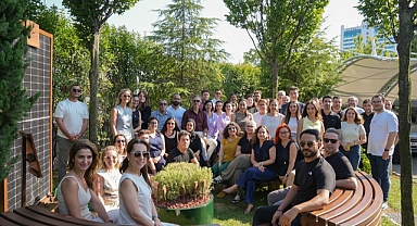 Avrasya Tüneli Güneş Enerjisi Santrali'nde zarar gören güneş paneli sanat eserine dönüştü