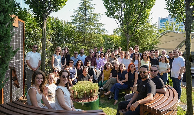 Avrasya Tüneli Güneş Enerjisi Santrali'nde zarar gören güneş paneli sanat eserine dönüştü