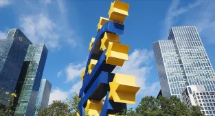 İngiltere'de bileşik PMI son 4 ayın en yüksek seviyesini gördü
