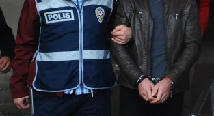 Beyoğlu'nda yankesicilik yöntemiyle cep telefonu çaldığı belirlenen şüpheli tutuklandı
