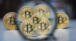 Bitcoin, mayıs ayından bu yana ilk kez 77 bin doların üzerine yükseldi