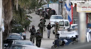 İsrail askerleri Batı Şeria'da Filistinlilere ait bir ev ile at çiftliğini yıktı