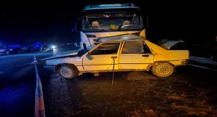 Kastamonu'da tır ile çarpışan otomobildeki 2 kişi öldü