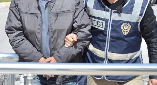 Sakarya'da evinde uyuşturucu ele geçirilen zanlı tutuklandı