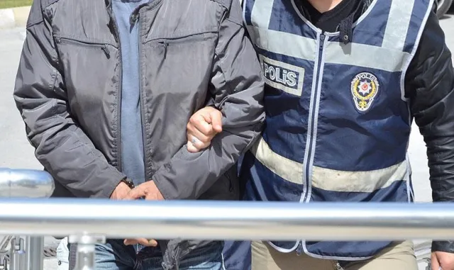 Sakarya'da evinde uyuşturucu ele geçirilen zanlı tutuklandı