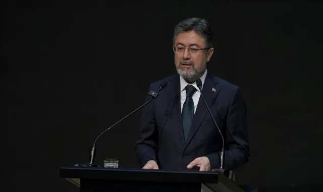 Tarım ve Orman Bakanı Yumaklı, orman yangınlarındaki son durumu paylaştı: