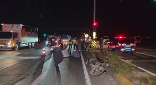 Antalya'da motosiklet ile otomobil çarpıştı, 1 kişi öldü, 1 kişi yaralandı