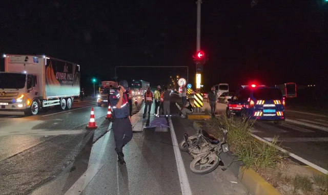 Antalya'da motosiklet ile otomobil çarpıştı, 1 kişi öldü, 1 kişi yaralandı