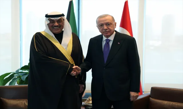 Cumhurbaşkanı Erdoğan, Kuveyt Veliaht Prensi Sabah ile görüştü