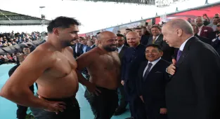 Cumhurbaşkanı Erdoğan, Yağlı Güreş Cumhurbaşkanlığı Kupası'na katılan pehlivanları tebrik etti