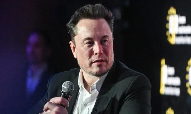 Elon Musk'tan yapay zekanın insanlığı yok edebileceği iddialarına esprili yanıt: