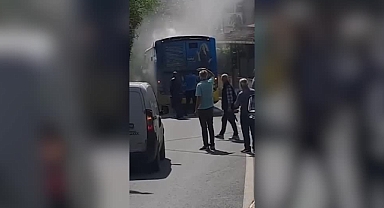 İETT otobüsünde çıkan yangın sürücünün müdahalesiyle söndürüldü