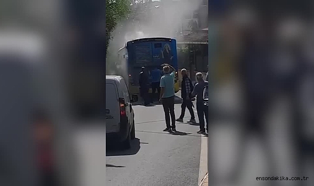 İETT otobüsünde çıkan yangın sürücünün müdahalesiyle söndürüldü