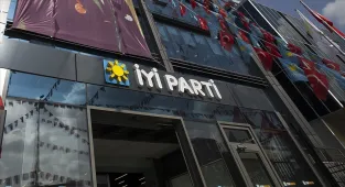 İYİ Parti Genel Başkan Yardımcısı Taş, Adana'da partililerle buluştu