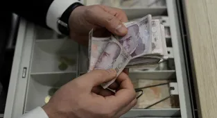 Libya'da öğretmenler maaş artışı talebiyle gösteri düzenledi