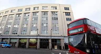 Londra'da çıkan bıçaklı kavgada 4 kişi yaralandı, 7 şüpheli gözaltına alındı