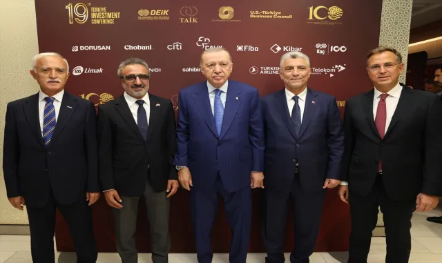 Son Dakika Gelişmesi! Cumhurbaşkanı Erdoğan: Sanayide katma değeri artırmak için hedefli ve seçici politikalar uyguluyoruz. Yapay zekada bize güç katacak altyapı yatırımlarını hızlandırıyoruz