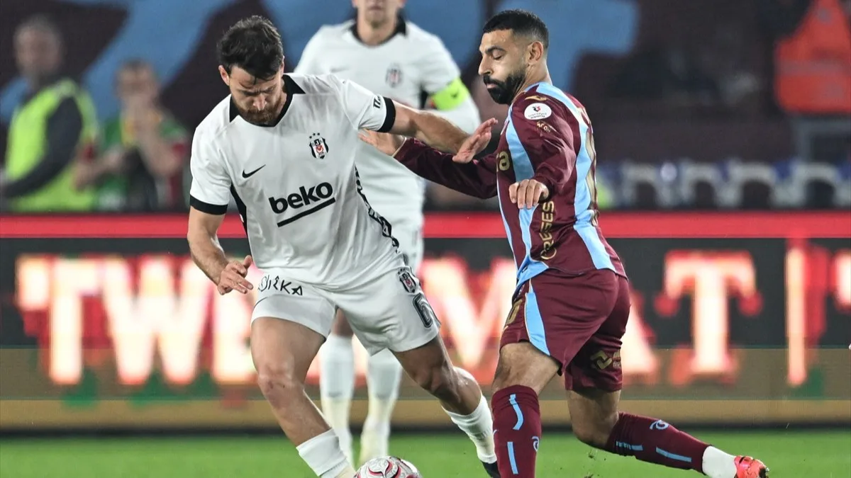 Trabzonspor-Beşiktaş Derbisinde Nefes Kesen İlk Yarı! Ozan Tufan Sahneye Çıktı